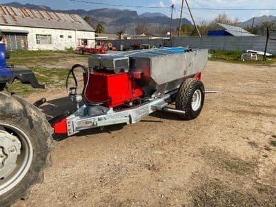 Red Ant auger spreader