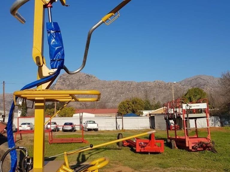 Red Ant Netwizz netting machine