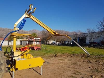 Red Ant Netwizz netting machine