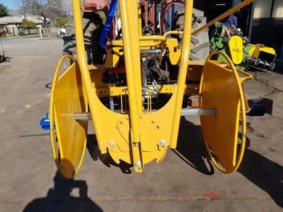 Red Ant Netwizz netting machine