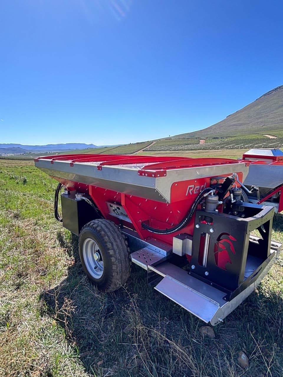 Red Ant lime spreader